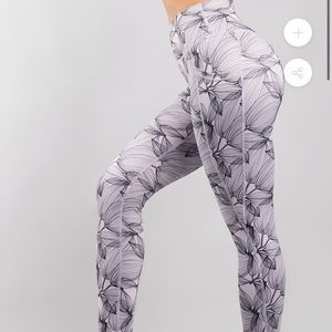 Buffbunny Lilac Citrus Leggings